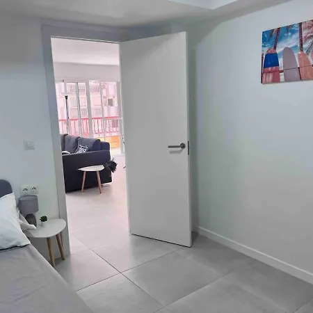 Cerca De La Playa, Apartment *